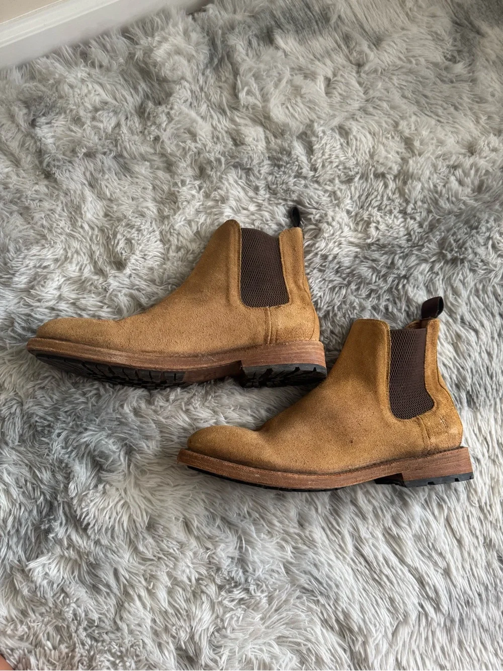 Men's Frye Tan Suede Chelsea Boots - Classic Slip-On Style